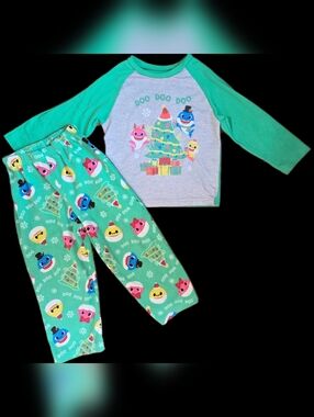 4T Baby Shark Christmas-themed Pajama Set